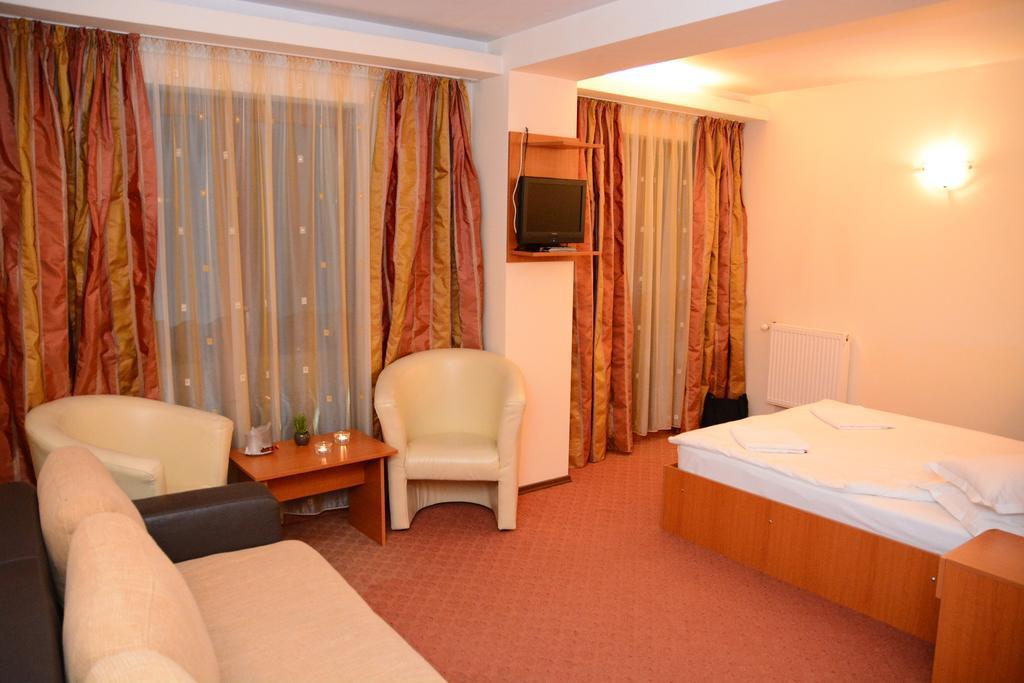 Hotel Art Montana Predeal Quarto foto